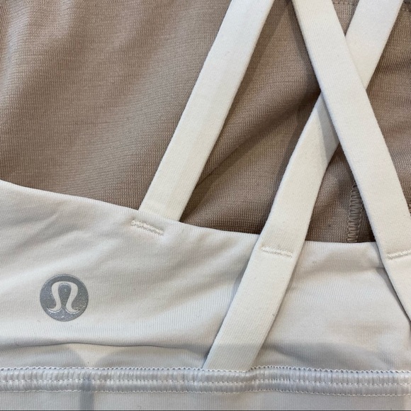 Lululemon x Core Power Yoga Energy Bra White size 4 W2540S - Picture 3 of 7